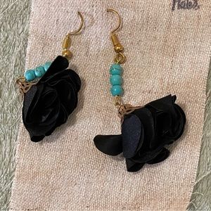 New With Tags Fashion Earrings
